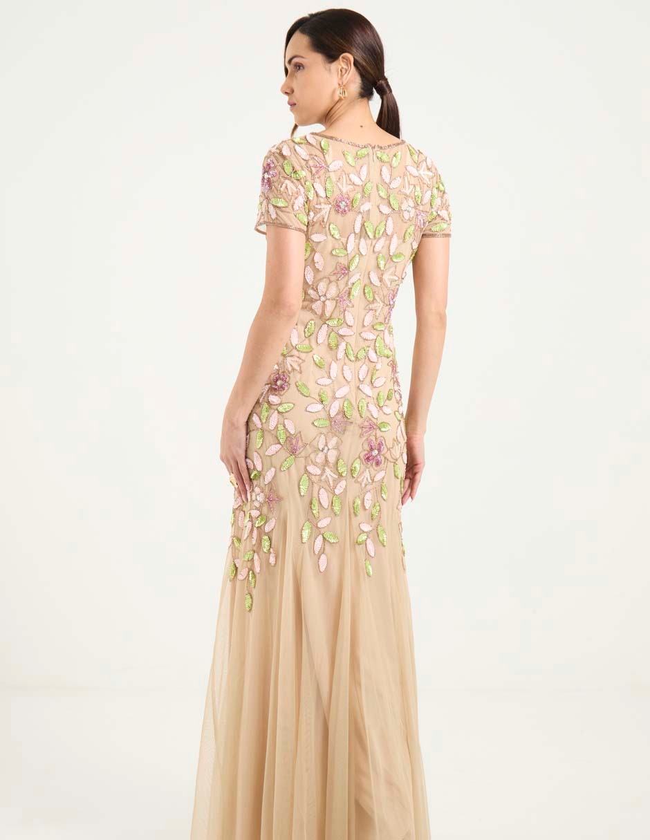 Vestido largo de fiesta escote regular