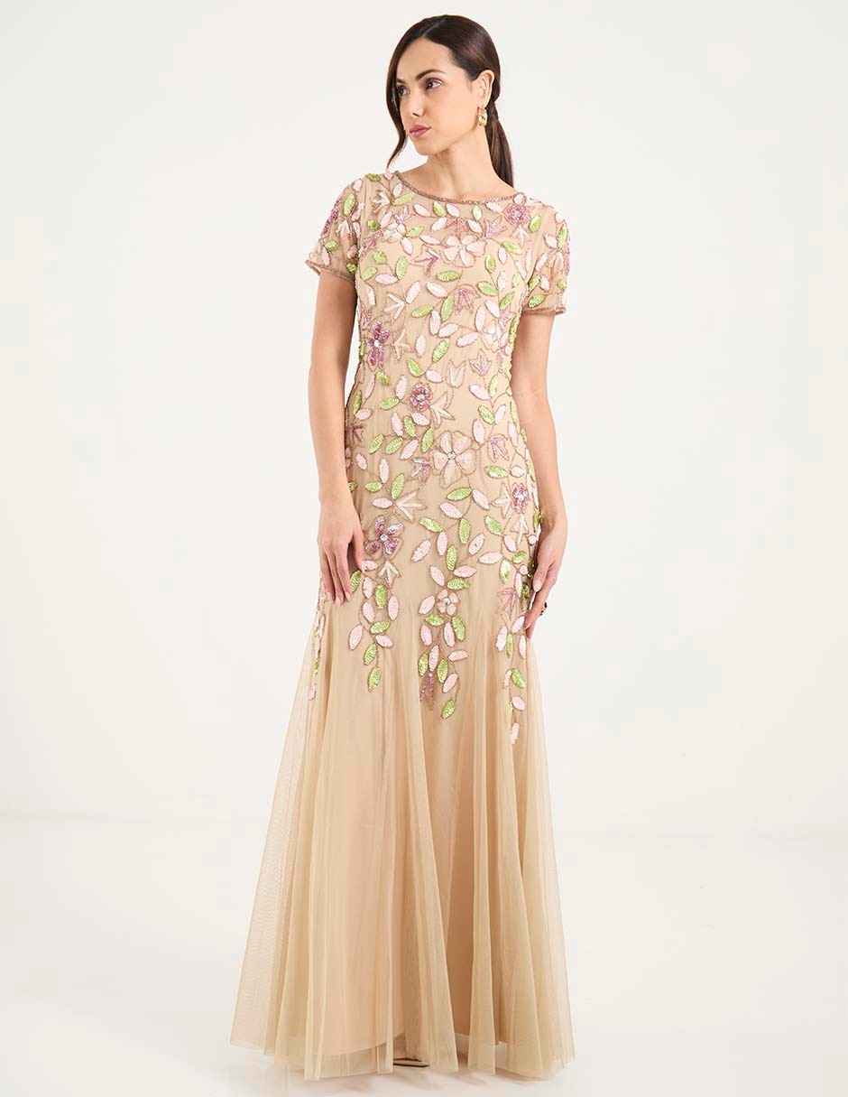 Vestido largo de fiesta escote regular